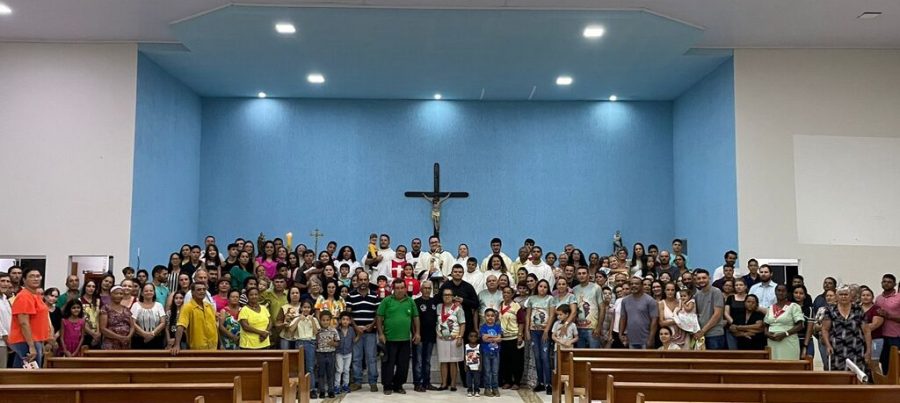 peregrinacao-imagem-mae-e-rainha-das-vocacoes-na-paroquia-nossa-senhora-da-abadia-campinacu-go-8